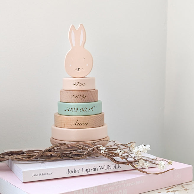 【誕生記録 刻印】ウッデン スタッキング トイ- Mrs.Rabbit